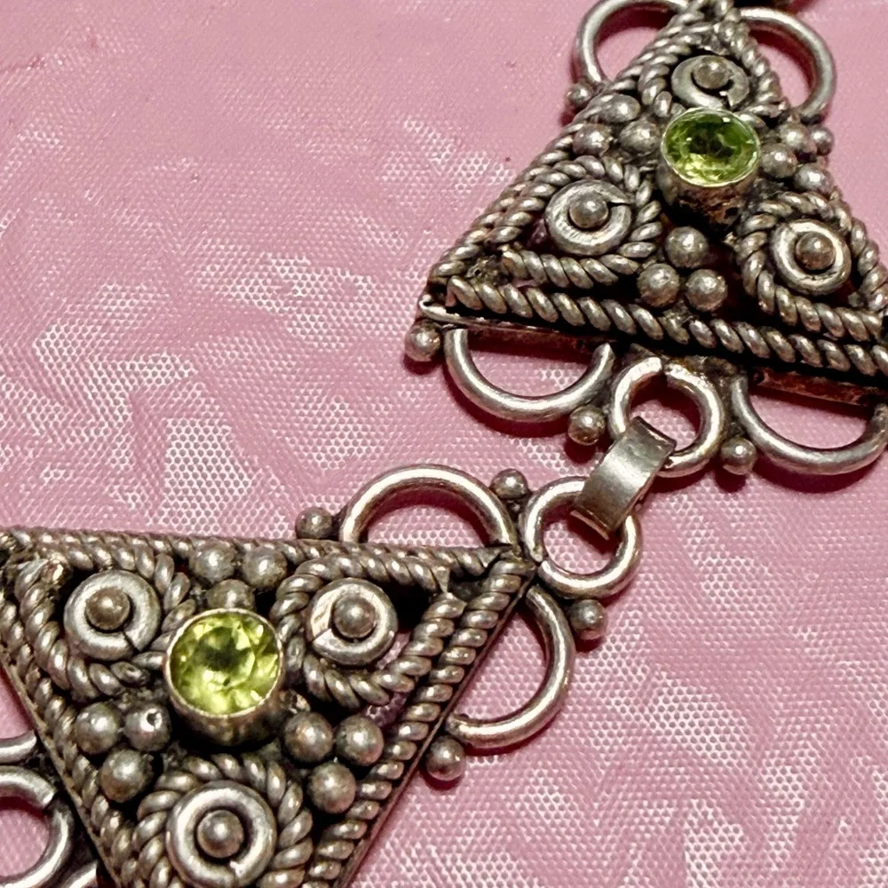 Sterling Silver Triangle Bracelet peridot toggle clasp - Picture 2 of 2